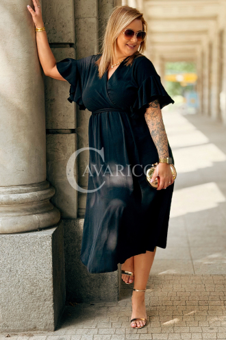 Schwarzes Kleid Carolina – Wickelausschnitt & Taillenbindung