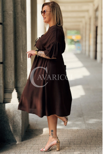 Savina Kleid Schokolade – Plus Size mit Rüschen