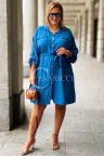 CLARA Lockere Hemdblusenbluse mit Bindung und abnehmbarem Ärmel Farbe Kornblume
