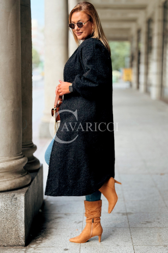 JOSEFINE Langer Strickmantel Schwarz – Locker & Stylisch