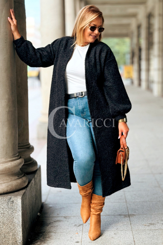 JOSEFINE Langer Strickmantel Schwarz – Locker & Stylisch