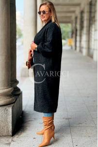 JOSEFINE Langer Strickmantel Schwarz – Locker & Stylisch
