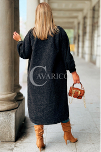 JOSEFINE Langer Strickmantel Schwarz – Locker & Stylisch