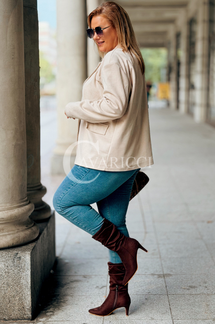 INGRID Zamszowa Marynarka Plus Size – Elegancja Beż