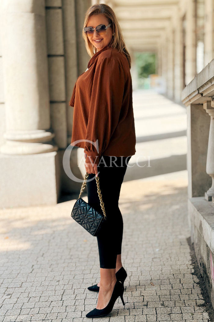 FALKENA Elegante Bluse mit Schleife in Karamell | 89 zł