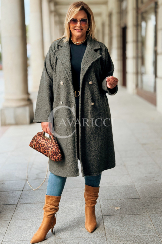 ERIKA Eleganter Bouclé-Mantel in Khaki mit Knöpfen