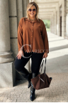 ROMILDA Hemdbluse mit Plissiertem Rücken und Knöpfen in Karamellfarbe