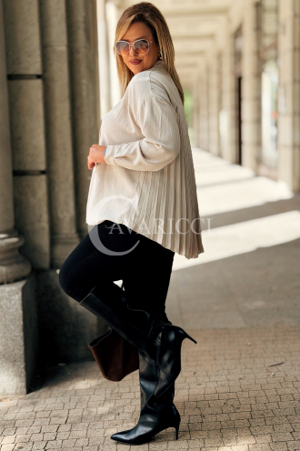 Beige Bluse ROMILDA mit Plissé-Rücken & Knöpfen