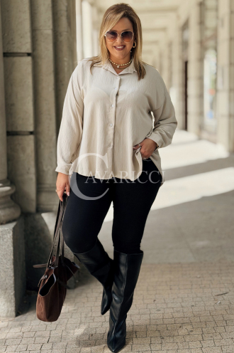Beige Bluse ROMILDA mit Plissé-Rücken & Knöpfen