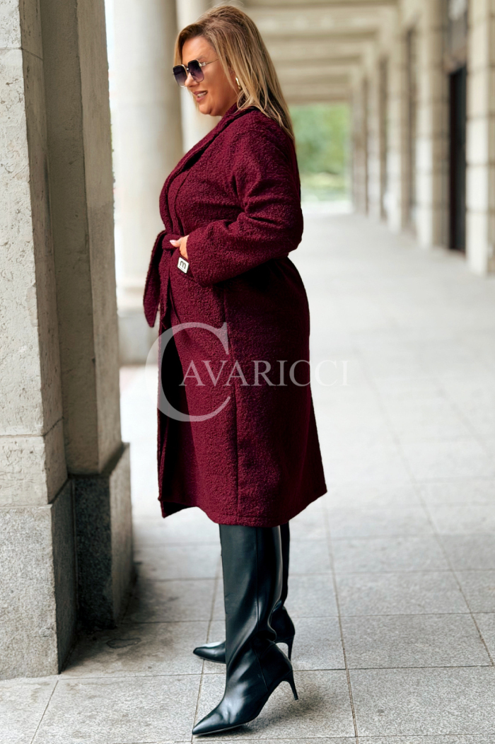 JUTTANI Eleganter Bouclé-Mantel in Bordeaux mit Gürtel