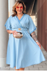 LAVENNA – ausgestelltes Midi-Kleid mit V-Ausschnitt, ideal für eine Hochzeit, in Hellblau