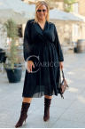 ALBERTINE Luftiges Chiffon-Kleid mit Taillenbindung in Schwarz