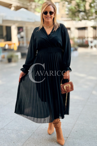 KORNELIA Plissee-Kleid mit langen Ärmeln | Plus Size Schwarz