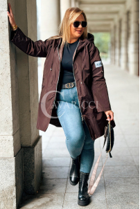 SALLY Lange Kapuzenparka in Schokoladenbraun