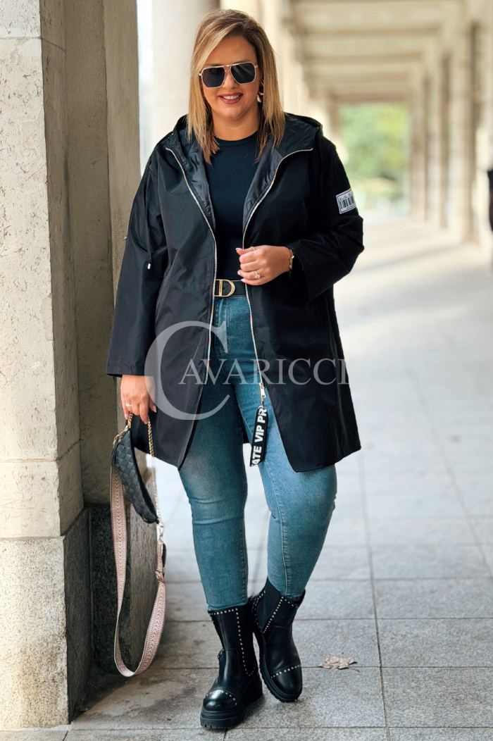 Schwarze Parka SALLY mit Kapuze & Aufgerolltem Ärmel