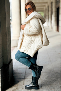 DAISY Gesteppte Kapuzenjacke in Ecru – Warm und Modisch