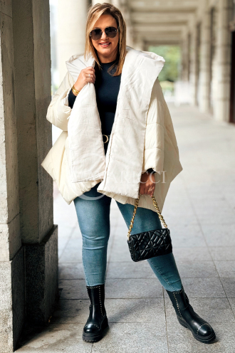 DAISY Gesteppte Kapuzenjacke in Ecru – Warm und Modisch