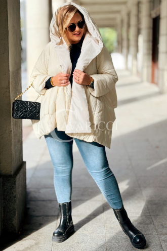 DAISY Gesteppte Kapuzenjacke in Ecru – Warm und Modisch