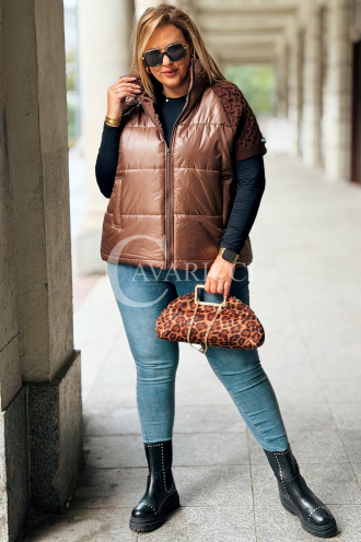 Schokoladenfarbene Steppweste Plus Size mit Strickärmeln