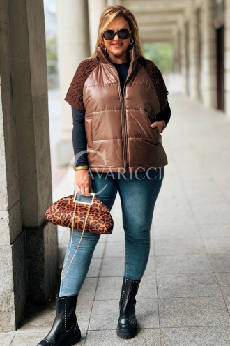 Schokoladenfarbene Steppweste Plus Size mit Strickärmeln