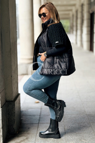 Schwarze Steppweste Plus Size mit Strickärmeln & Taschen