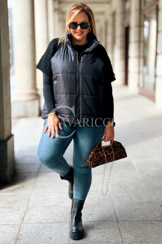 Schwarze Steppweste Plus Size mit Strickärmeln & Taschen