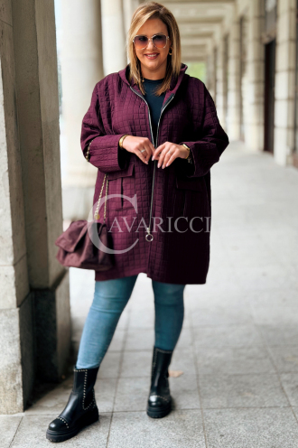 Aurora Kurka Plus Size Gesteppt mit Kapuze Bordeaux