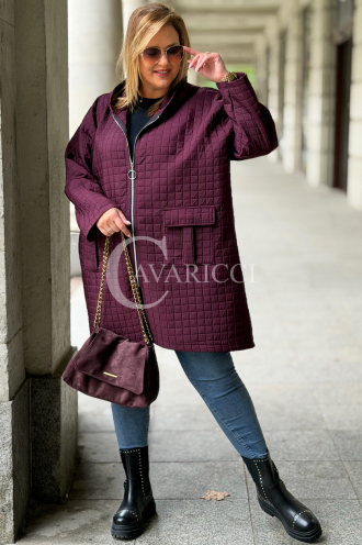 Aurora Kurka Plus Size Gesteppt mit Kapuze Bordeaux
