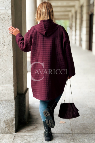 Aurora Kurka Plus Size Gesteppt mit Kapuze Bordeaux