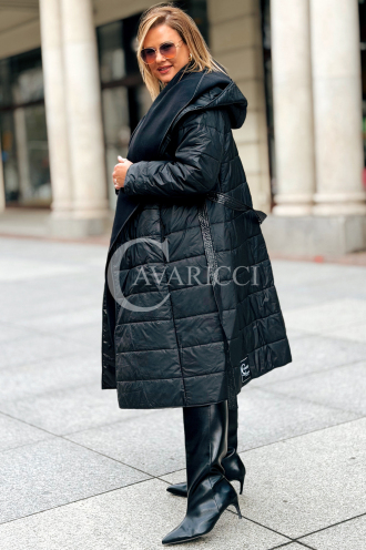 ELVIRA Plus Size Steppmantel mit Kapuze – Schwarz