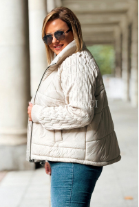 IRMINA Gesteppte Übergröße-Jacke mit Strickärmeln | Beige