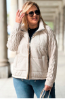 IRMINA Gesteppte Jacke in Übergröße mit Strickärmeln und Taschen in Beige
