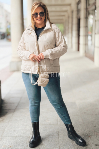 IRMINA Gesteppte Übergröße-Jacke mit Strickärmeln | Beige
