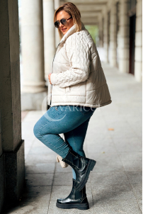IRMINA Gesteppte Übergröße-Jacke mit Strickärmeln | Beige