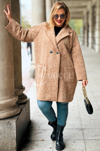 CASSANDRA Oversize-Mantel in Karamell – Elegant & Weich