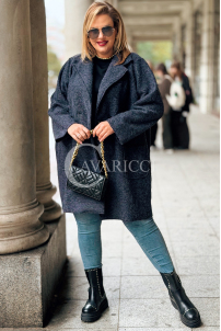 CASSANDRA Mantel Plus Size – Elegant & Weich in Marineblau