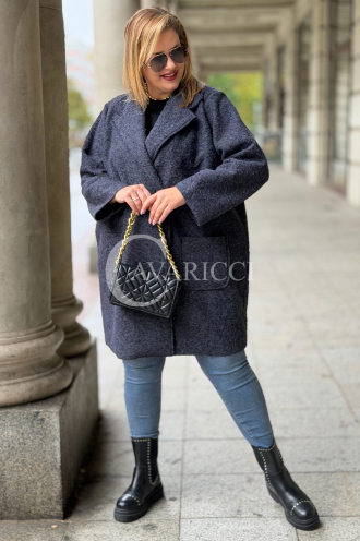 CASSANDRA Mantel Plus Size – Elegant & Weich in Marineblau