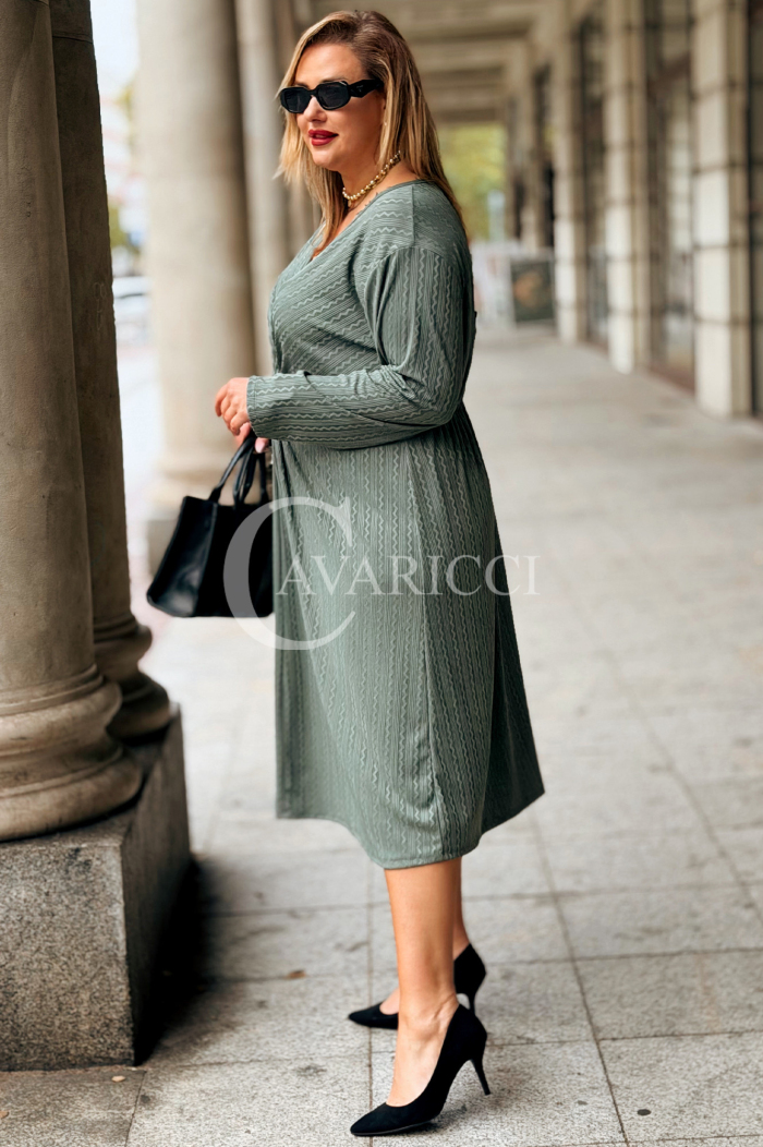 DAPHNE Plus-Size-Kleid in Grün mit Raffung am Bauch