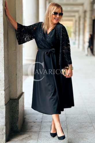 LILIANA Langes Spitzenkleid in Übergröße – Elegant & Feminin