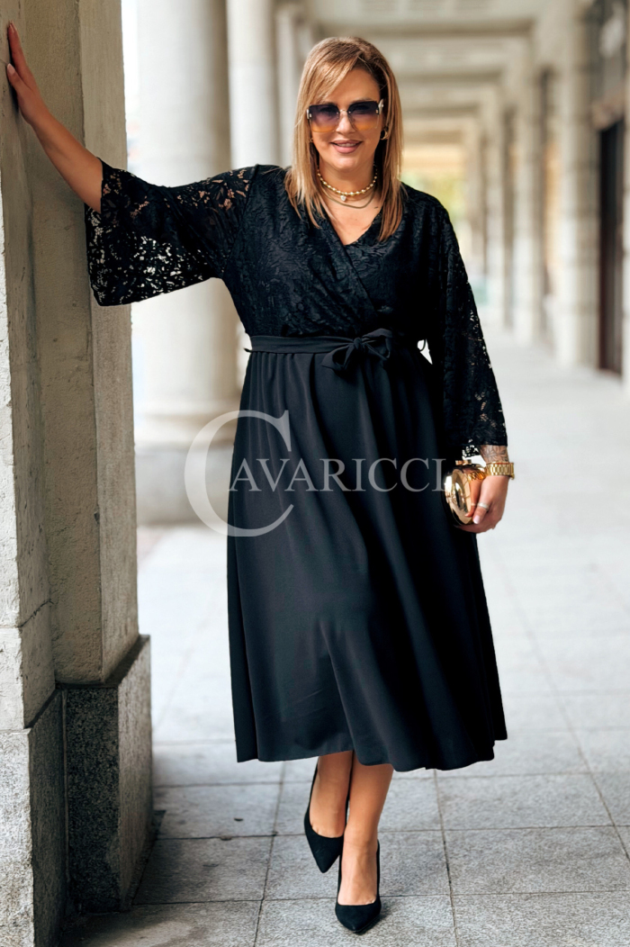 LILIANA Langes Spitzenkleid in Übergröße – Elegant & Feminin