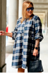 NOELE Hemdkleid Plus Size im Karomuster Lockere Passform Abgetrennt unter der Brust Langer Ärmel in Marineblau