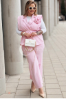 ISABELLA Premium Set – Weste mit Rose und Hose in Puderrosa