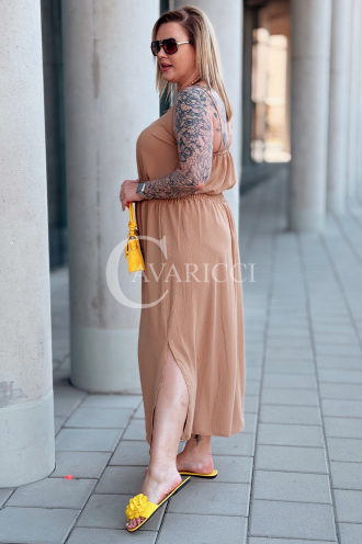 Kleid in Karamell – Große Größen | Cavaricci.de