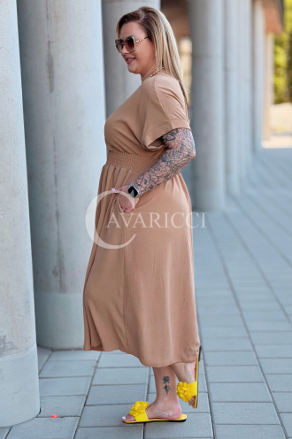 Kleid in Karamell – Große Größen | Cavaricci.de