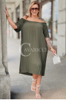 Kleid AGNES – Plissiertes Off-Shoulder-Kleid mit Gummizug, Lockere Passform kaschiert Bauch und Hüften, Farbe Khaki