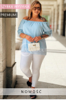 Premium-Bluse NELLA – Chiffon-Oberteil, Spitze am Ärmel und längerer Schnitt zur Hüftbedeckung Farbe Himmelblau