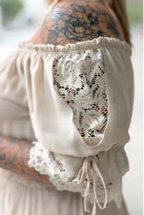 Kleid in Beige – Große Größen | Cavaricci.de