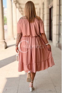 Kleid ALTEA – Schulterfrei mit Volant-Saum in Rosa