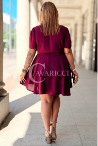 Kleid FLAMINIA – Wickelausschnitt & Volant in Purpur