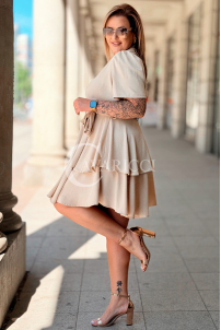 Kleid FLAMINIA Beige – Wickelausschnitt & doppelter Volant
